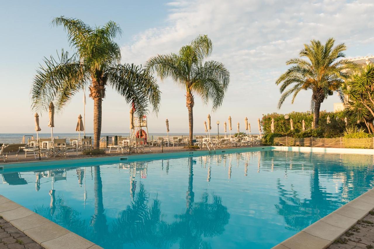 Elegante Appartamento Con Piscina - Wi-Fi & Box Privato 圣雷默 外观 照片