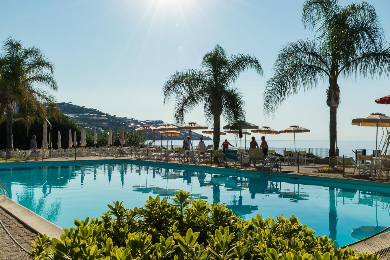 Elegante Appartamento Con Piscina - Wi-Fi & Box Privato 圣雷默 外观 照片